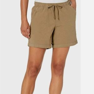 Erika & Co High Waist Wide Leg Mom Shorts In Army Green NWT Sz. Pockets,  Cotton
